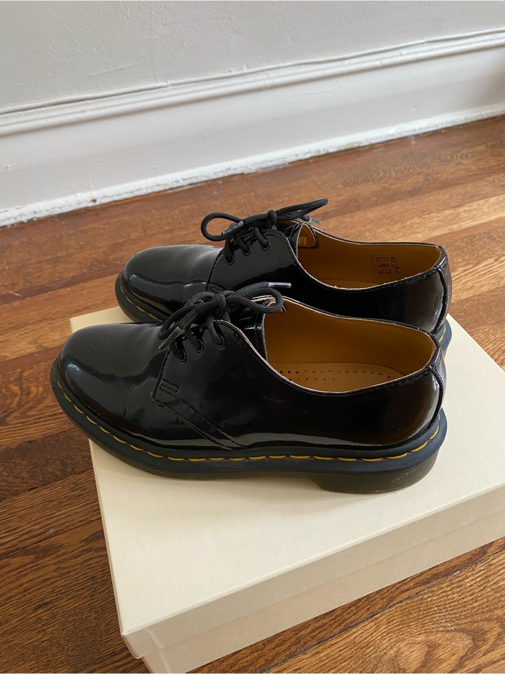 Dr. Martens 1461 patent leather shoes